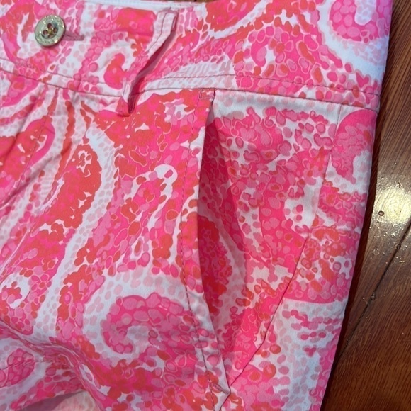๐ธ Lilly Pulitzer The Walsh Short Size 2 Pink and White - Picture 3 of 9